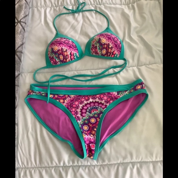 No Boundaries bikini colorful padded top 11-13 bottom XL pretty design’s… - Picture 1 of 10
